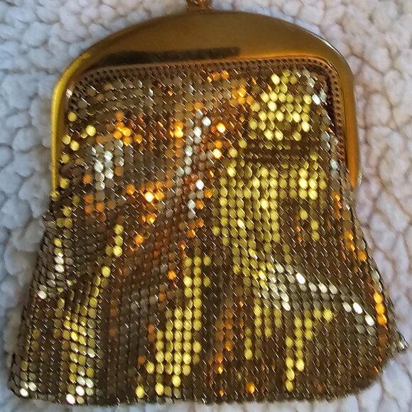 Whiting & Davis Gold Mesh Wristlet, Circa 1950s/60s - Picture 3 of 12